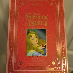 I ♡ Revolution Sleeping Beauty Palette & Lip Gloss Set